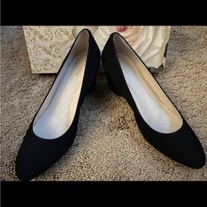 COLE HAAN Sz 6 1/2 Waterproof Suede Sz 6.5 midnight black Wedge Slip On Pumps